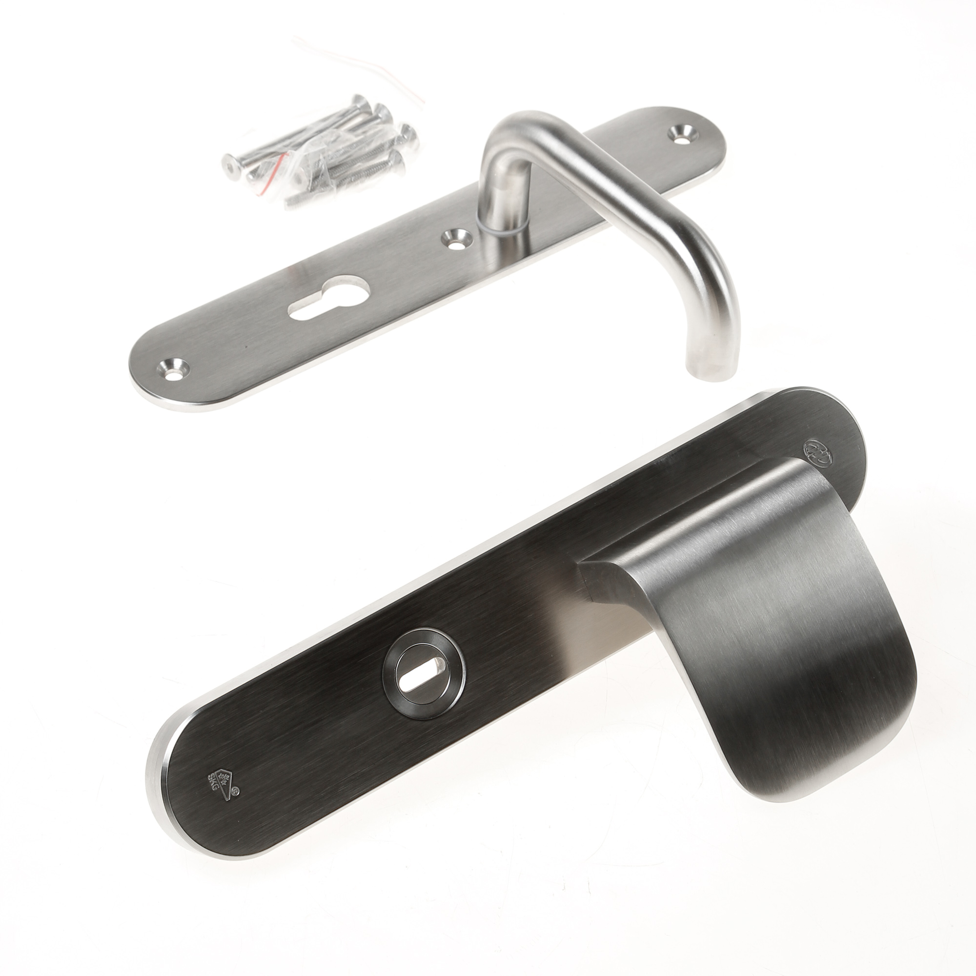 Jrs Veiligheidsgreepgarnituur Roestvaststaal Afgerond Knop Aveiro En Deurkruk Vigo Pc72 Met Verstelbare Kerntrek Skg jrs kopen in de aanbieding